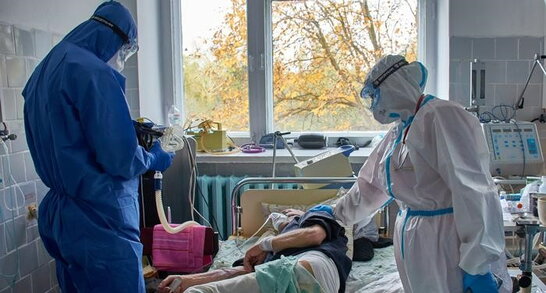 COVID не йде на спад: кількість смертей та госпіталізованих в Україні знову зросла