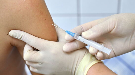 В Україні розпочалась вакцинація від COVID людей, які записались через "Дію"