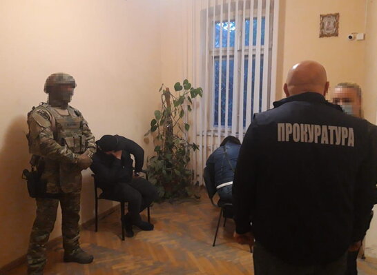 У Львові поліцейські продавали наркотики (фото)