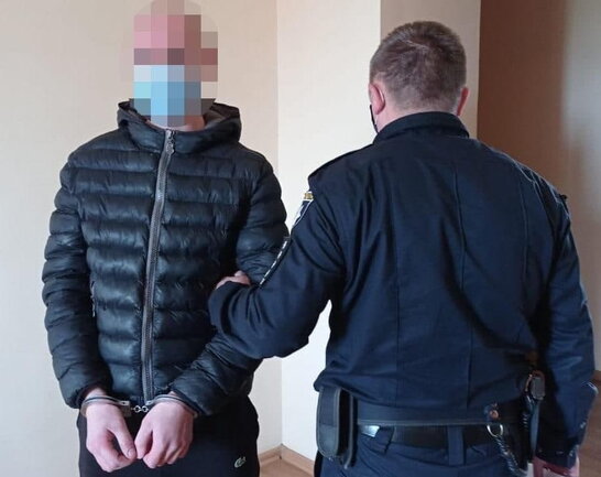 На Львівщині 24-річний зловмисник побив жінку та пограбував її