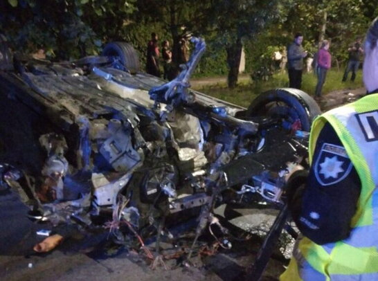 Двоє постраждалих: у Львові водій Volkswagen скоїв ДТП та втік із місця аварії (фото)