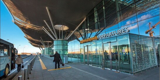 В київському аеропорту затримали пасажира з діамантами на 2 мільйони гривень (відео)