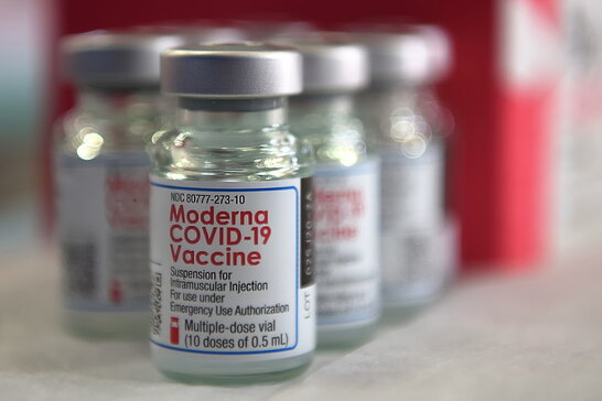 У липні Україна отримає два мільйони доз вакцини Moderna