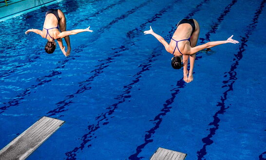 У Львові відбувся чемпіонат України зі стрибків у воду: яка команда перемогла у змаганнях (відео)