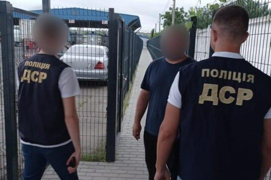З України видворили ще одного "кримінального авторитета" з підсанкційного списку РНБО (фото)