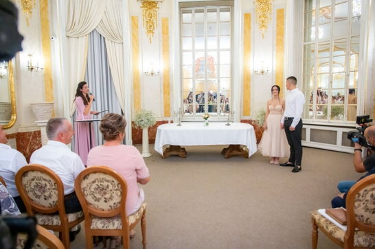 У Львові запрацювала четверта локація, де закохані можуть отримати “Шлюб за добу” (відео)