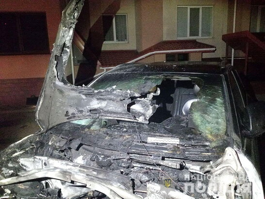 У Рівному невідомі підпалили автомобіль депутата обласної ради (відео)