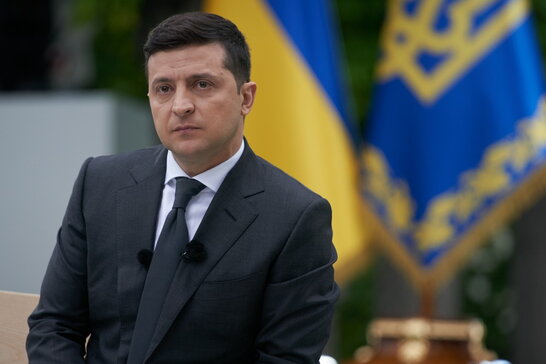 Незабаром в Україні почне діяти режим «без паперів»: Зеленський підписав новий закон