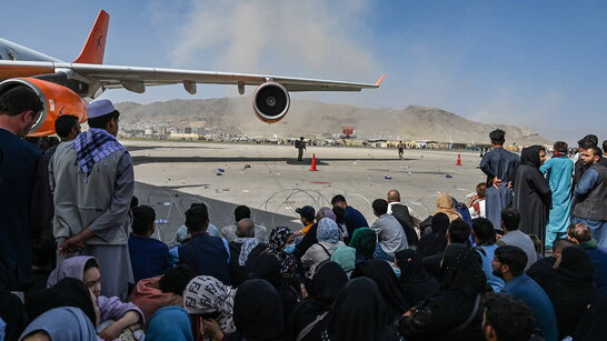 Ситуація в аеропорту Кабула: з Афганістану хочуть евакуюватись 120 українців (відео)