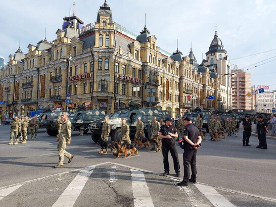 У центрі Києва почалася репетиція параду до Дня Незалежності (відео)