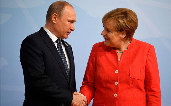 Робочий візит до Москви: Путін просив Меркель вплинути на Україну