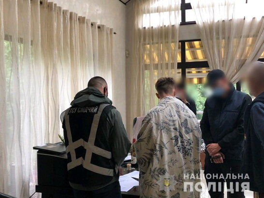 У Києві керівник турфірми вкрав з карток іноземців 630 тисяч гривень (фото)
