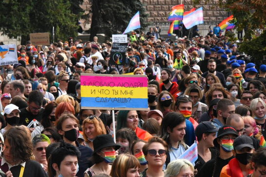 У Харкові провели другий ЛГБТ-прайд: учасники висунули владі три вимоги (відео)