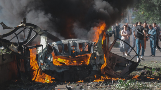 Забрав життя двох людей: слідство розглядає дві версії вибуху авто у Дніпрі (відео)