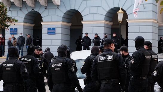 У Чернівцях під час засідання міськради побились депутати (відео)
