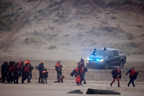 Прем'єр-міністр Борис Джонсон сказав, що він "нажаханий" трагедією у водах Ла-Маншу