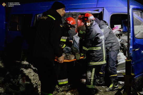 Аварія з рейсовим автобусом на Тернопільщині: двоє з дев'яти травмованих померли у лікарні (фото)