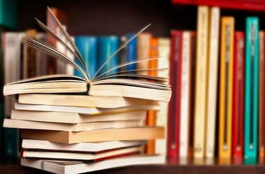 Без плагіату та дискримінації: Рада ухвалила законопроєкт про якість навчальної літератури