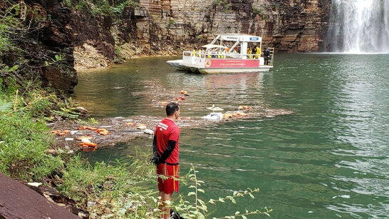 Як у фільмі жахів: семеро людей загинули, троє зникли безвісти внаслідок обвалу скелі водоспаду в Бразилії (відео, фото)