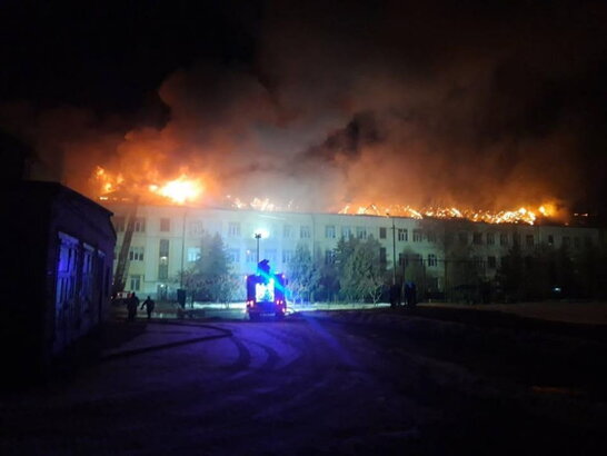 У Києві сталася пожежа в гімназії східних мов (фото)