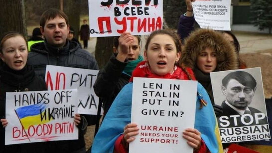 Заслужив: у Вільнюсі мітингарі побили російського дипломата