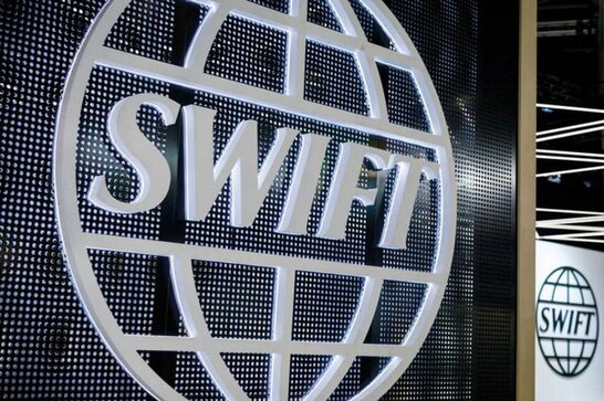 Угорщина не блокувала і не блокуватиме відключення Росії від SWIFT