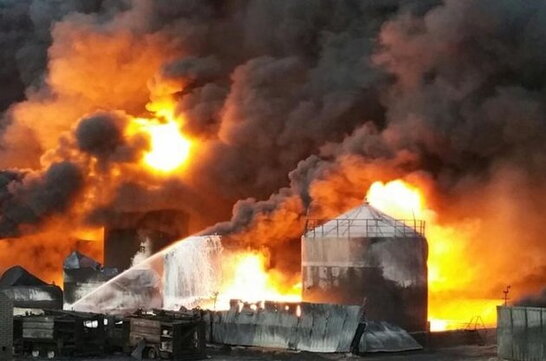 Після ракетного обстрілу Василькова горить нафтобаза: екологічна шкода – колосальна