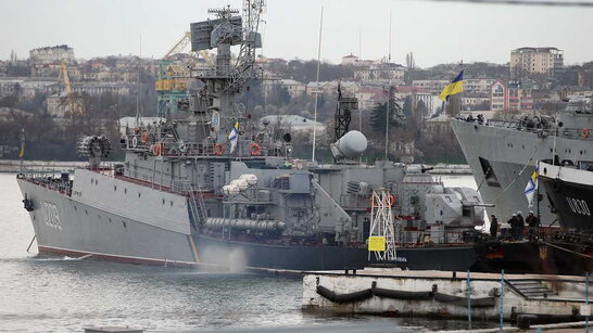Російські пірати захопили два українських судна із мирними екіпажами