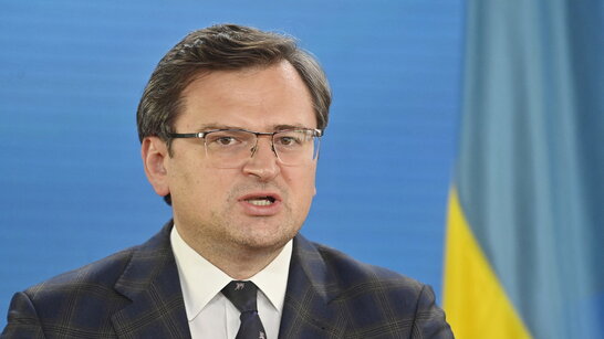 В Україні горять не факели, а російські танки, – Кулеба жорстко відповів Лаврову