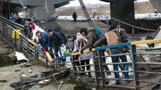 "Живі щити" та вивезення тіл: розвідка розповіла правду про "гуманітарні коридори" від Росії