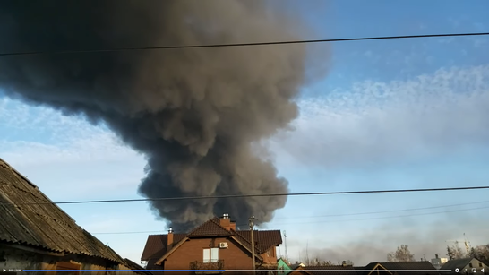 У Василькові горить склад з боєприпасами (відео)