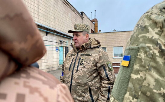 Аби захопити Київ, росіянам треба привезти туди усі війська – Жирнов