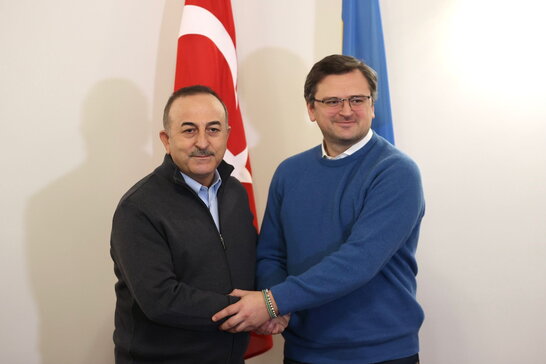 Голова МЗС Туреччини зустрівся з Кулебою у Львові та пообіцяв продовжити зусилля для припинення війни в Україні