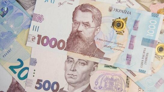 Єврокомісія прийняла пропозицію щодо конвертації банкнот у гривню для українських біженців