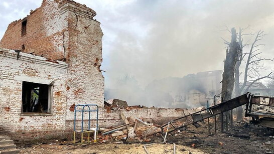 В Новгороді-Сіверському внаслідок авіаудару 3 людини загинули та 12 травмовані, – ДСНС (фото)