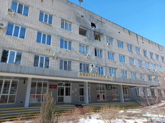 Окупанти цілеспрямовано обстріляли один з корпусів Сєвєродонецької лікарні (відео)
