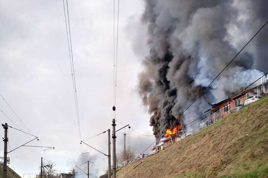 Ракетний удар на Львівщині: п'ять людей поранені, потяги затримуються