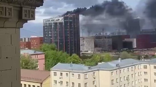 Пожежа отримала найвищий рівень складності: у Москві горить бізнес-центр (відео)