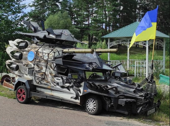 Для залякування рашистів: українець створив незвичний автомобіль (фото)