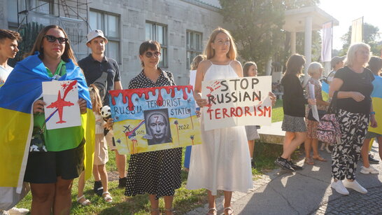 "Зупиніть російський тероризм": у Словенії українці провели вуличну акцію (фото)