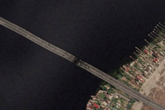 В мережі з'явилося перше відео Антонівського мосту після ударів HIMARS