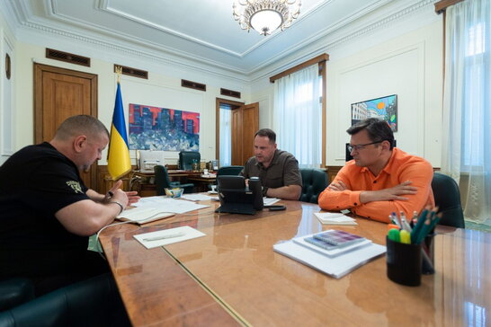 Україна та США обговорили обстановку на фронті та анонсували розмову Зеленського з Байденом