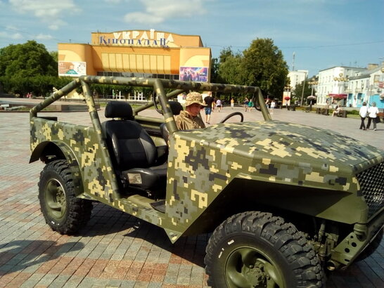 В Україні випускають потужні та невибагливі позашляховики для ЗСУ (фото)
