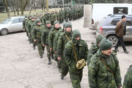"Тому що ми немічні": рашисти не можуть відмовитися воювати в Україні, бо на них чекає російська в'язниця