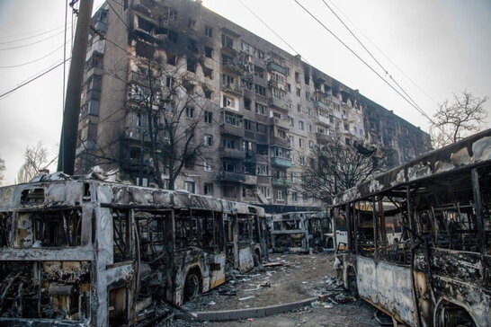 "Лінія фронту зрушується": у Маріуполі мерія закликає місцевих виїжджати з окупованої території