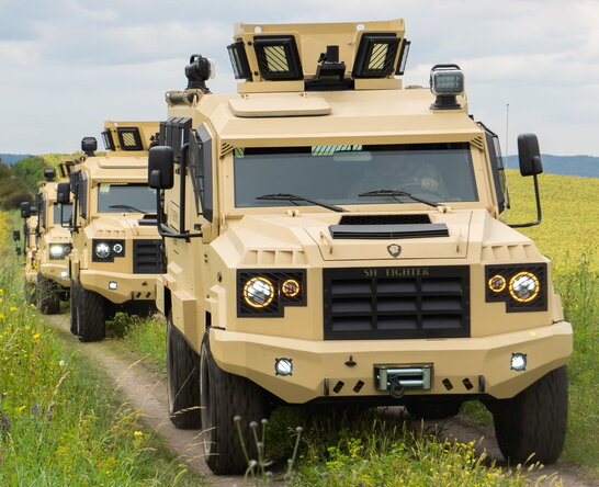 Українські військові отримали від фонду "Повернись живим" 11 броньованих машин (відео)