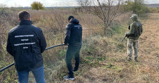 На кордоні з Молдовою виявили підземний спиртопровід (відео)