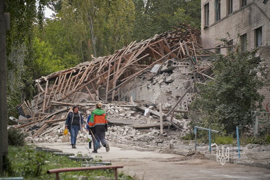 Рашисти завдали ракетного удару по перинатальному центру в Краматорську (відео)