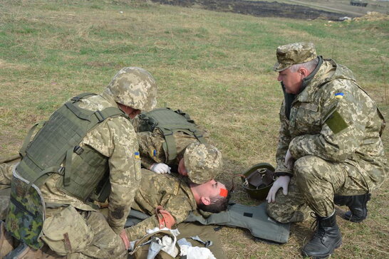 Прості речі, які рятують життя: тактична медицина від Сергія Притули