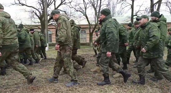 Російські військові масово селяться в пансіонати Херсонщини